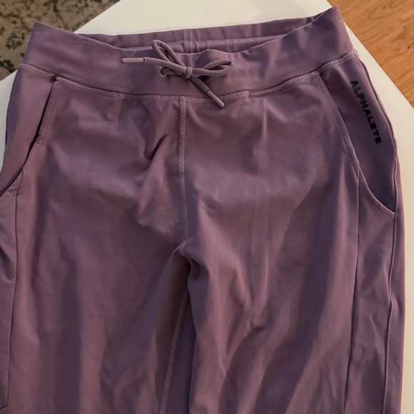 Alphalete Mauve Purple Lavender Athleisure Joggers Sweatpants Lounge Yoga Pants - Picture 4 of 5